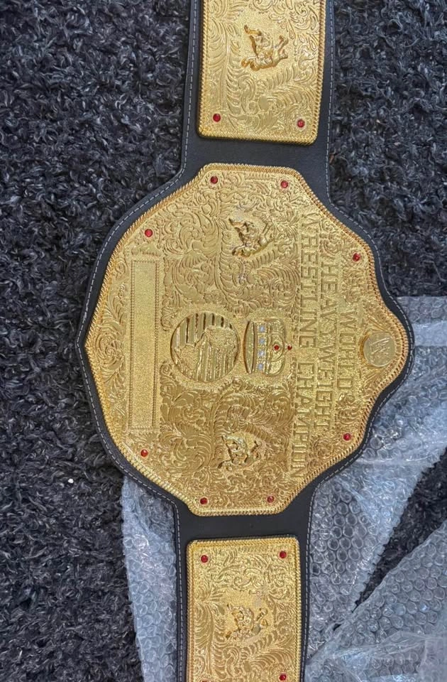 WWE World Heavyweight Championship Replica belt - photo 3