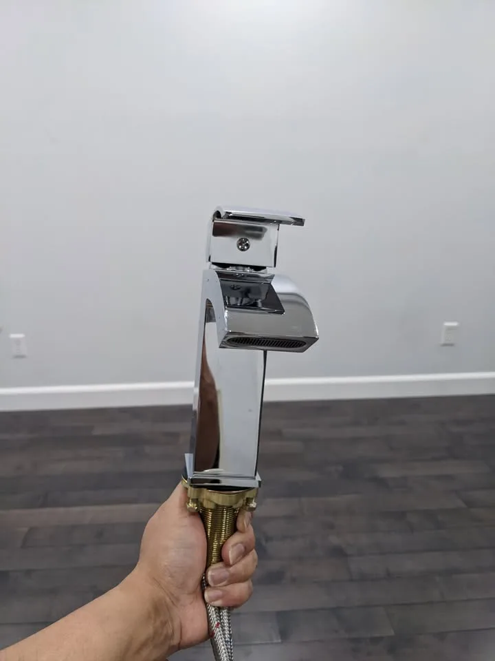 Brand New in Box Modern Bathroom Faucet image indicator(4)