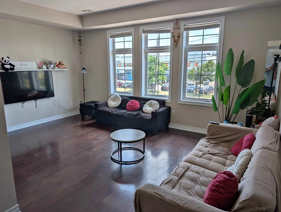 2 Beds 2.5 Baths - Townhouse