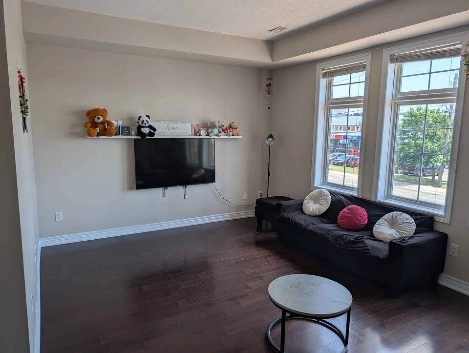 2 Beds 2.5 Baths - Townhouse - photo 4