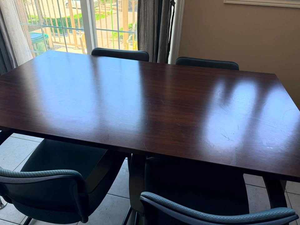 Modern Dark Wood Dining Table + 4 Chairs | $125 CAD - photo 3