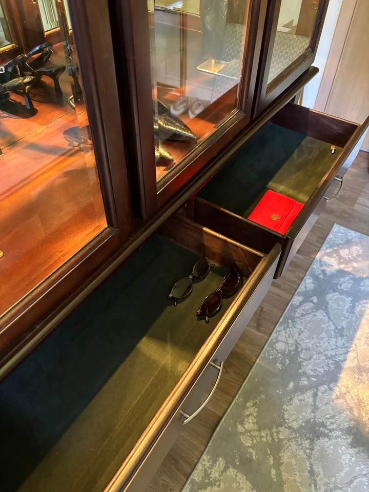 Glass Cabinet - photo 3