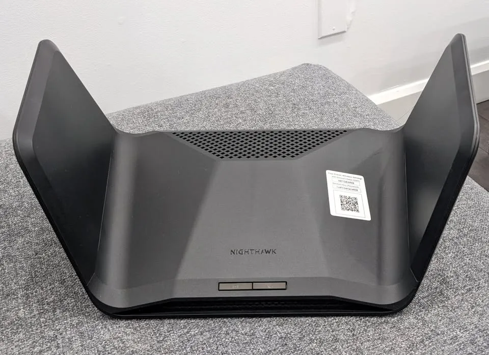 NETGEAR Nighthawk AX8 WIFI 6 Router (RAX70) image indicator(2)