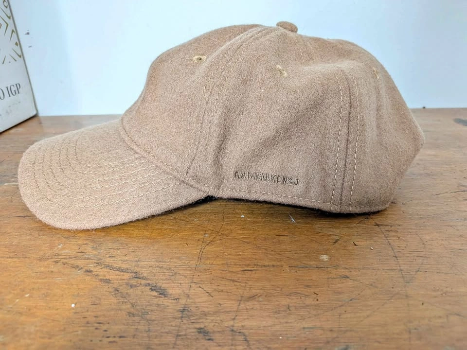 Gadiemkensd Winter Wool Baseball Cap – Khaki / Camel
