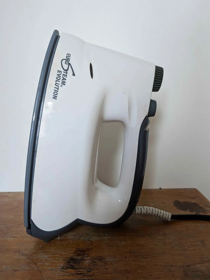 Eurosteam Evolution Steam Clothing Iron (Model 6399/3) - photo 2