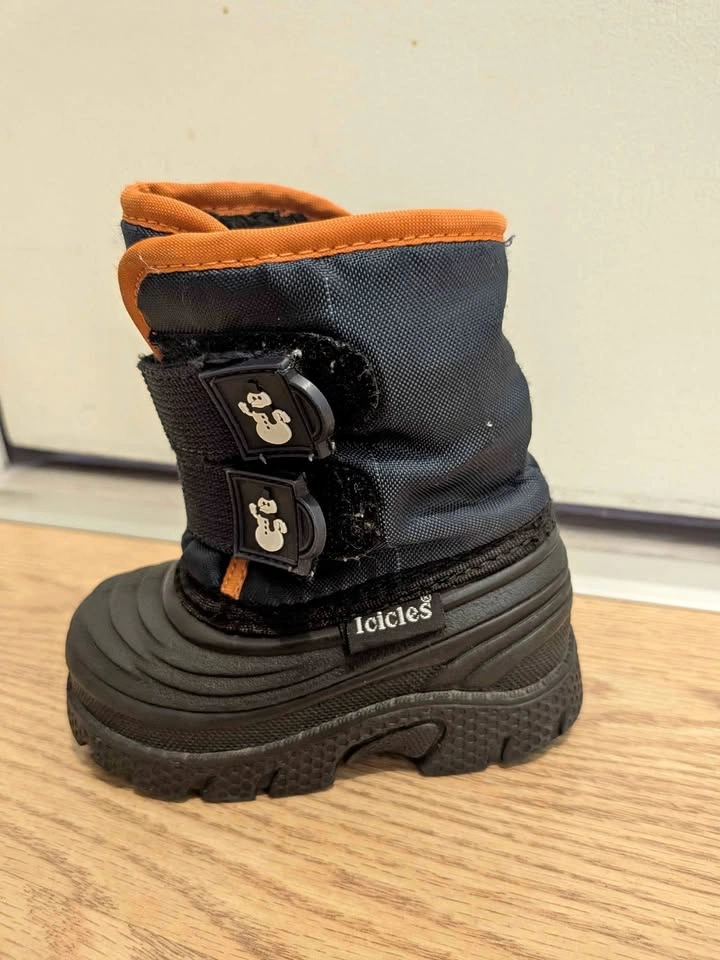Icicles Toddler Winter Snow Boots Black & Orange – Size 5