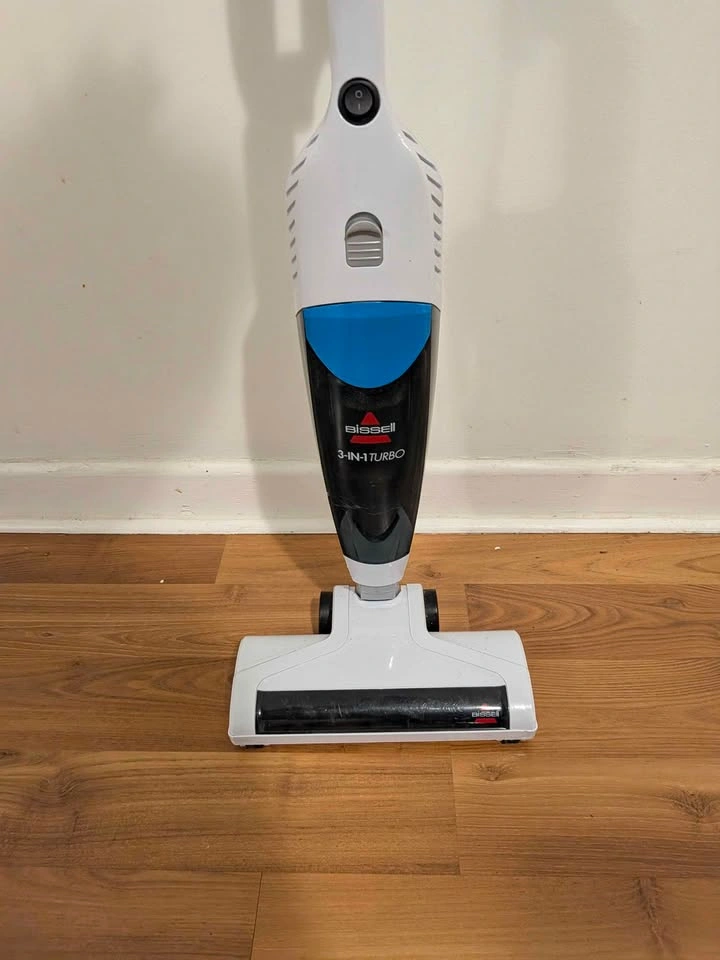 BISSELL 3-in-1 Turbo Lightweight Stick Vacuum - Great Condition - photo 3