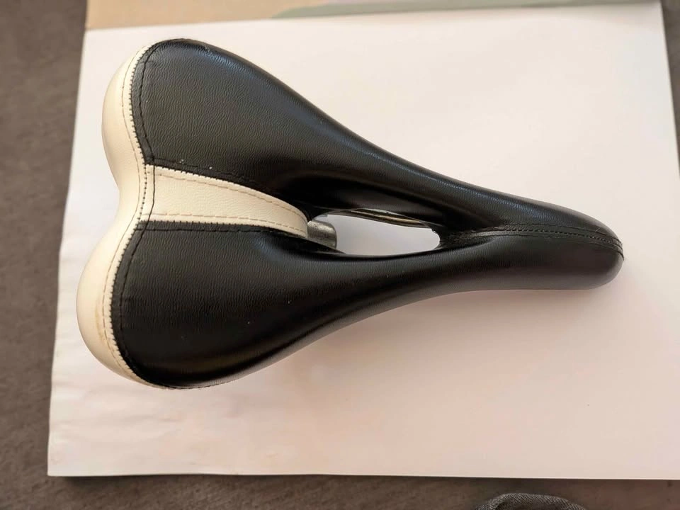 DADI S26-8 Ergonomic Bike Saddle with Clamp - Black/White - photo 4