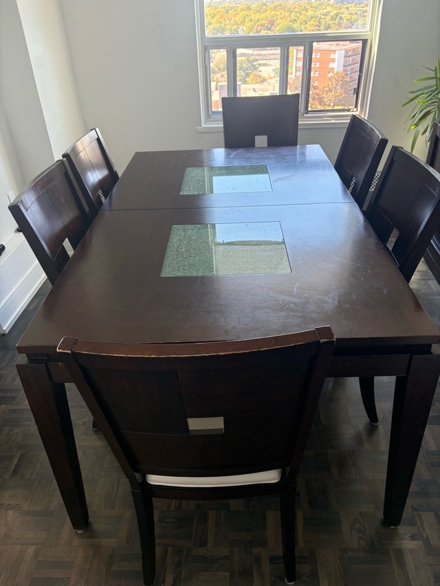 Dining Room Set with Table, 6 Chairs, and Hutch