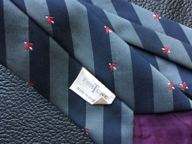grey necktie with black stripes - photo 2