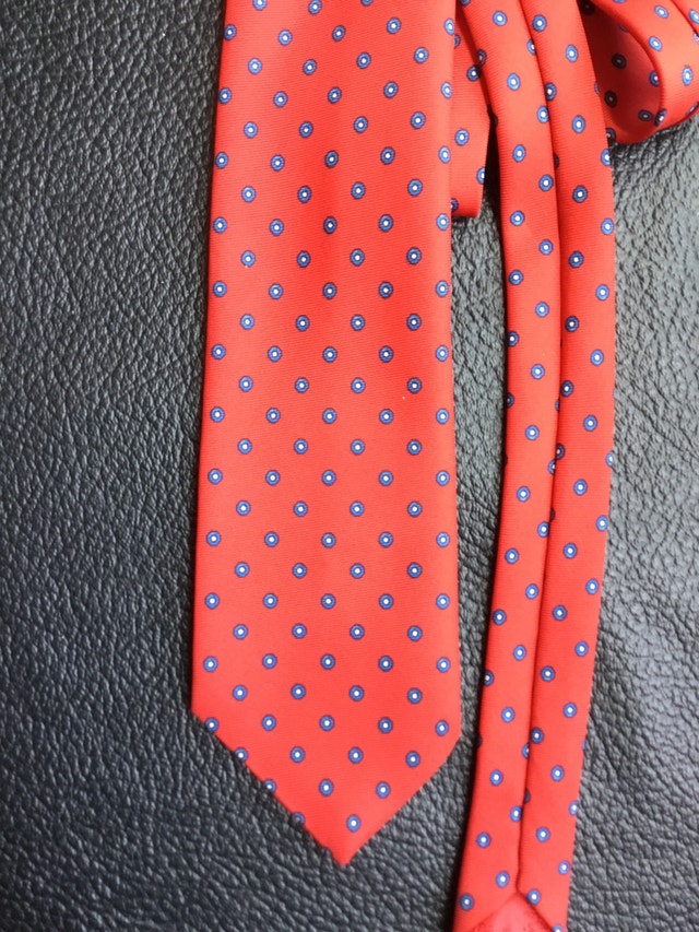 red necktie with blue and white dot design - photo 2