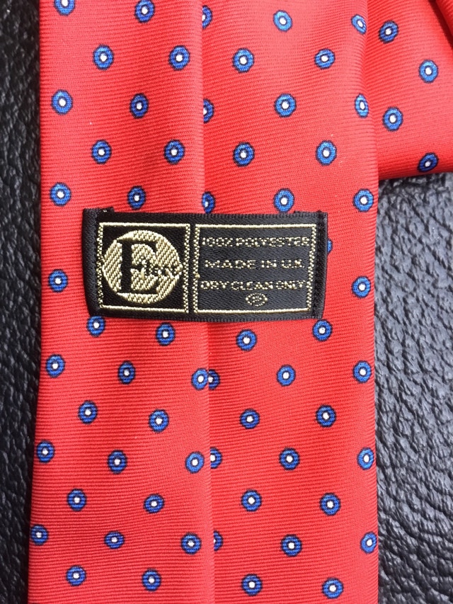 red necktie with blue and white dot design - photo 3