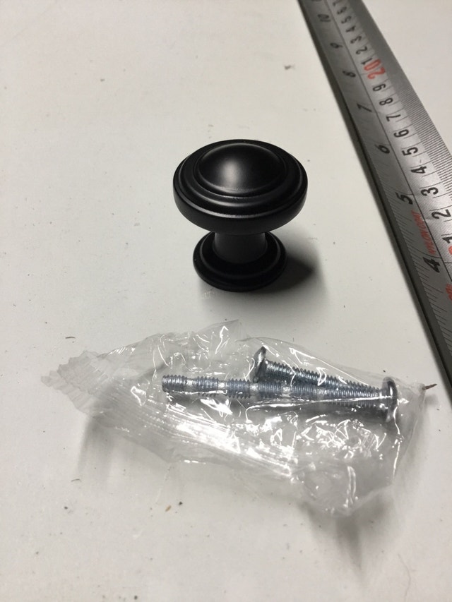 black metal drawer knobs - photo 4