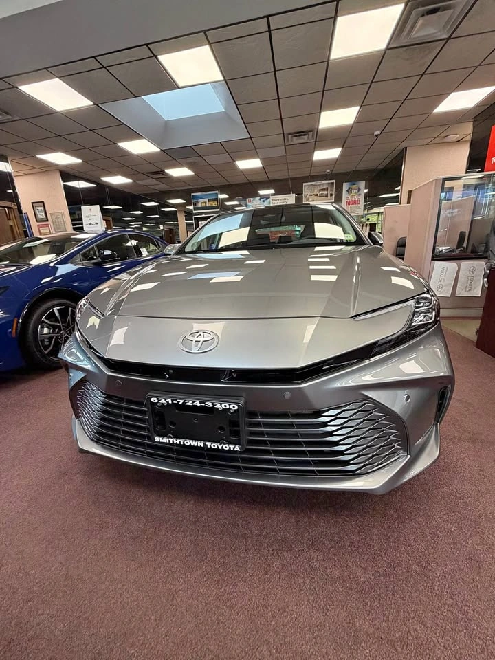 2026 Toyota Camry Hybrid · XLE Sedan 4D