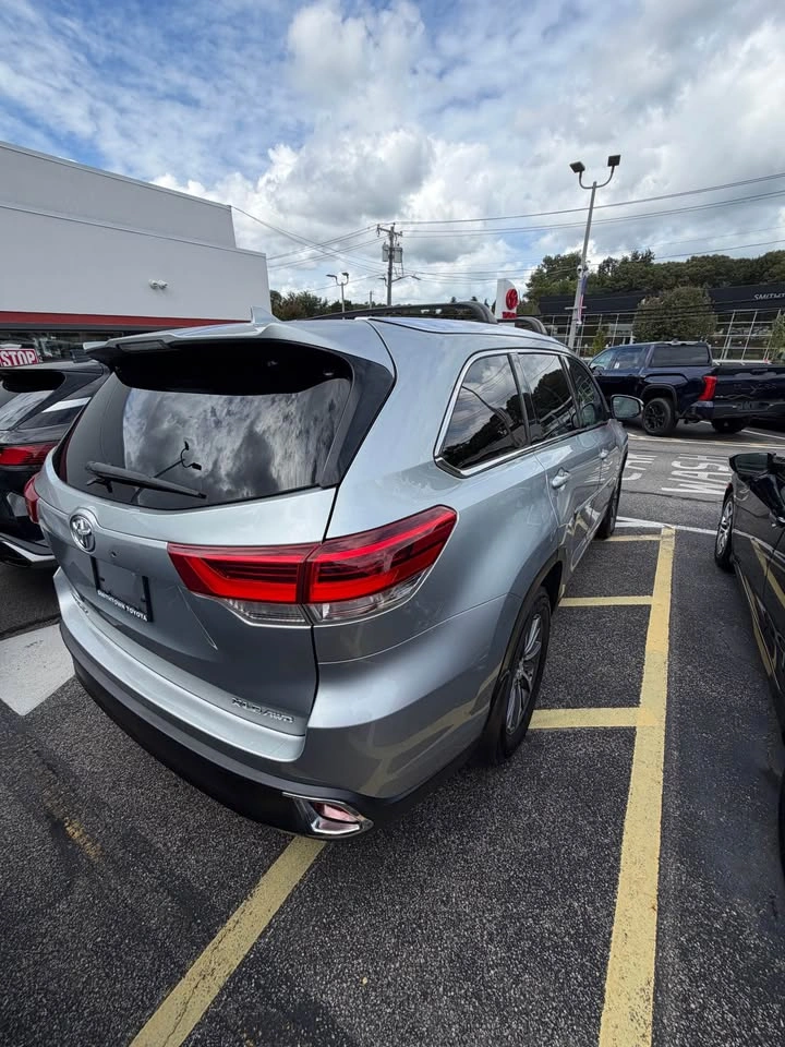2019 Toyota Highlander · XLE - photo 3