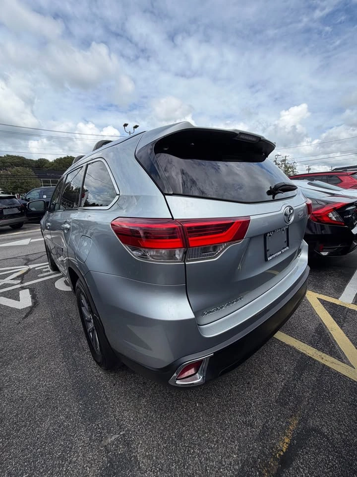 2019 Toyota Highlander · XLE - photo 4