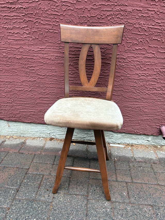 High end Wooden Swivel Bar Stool