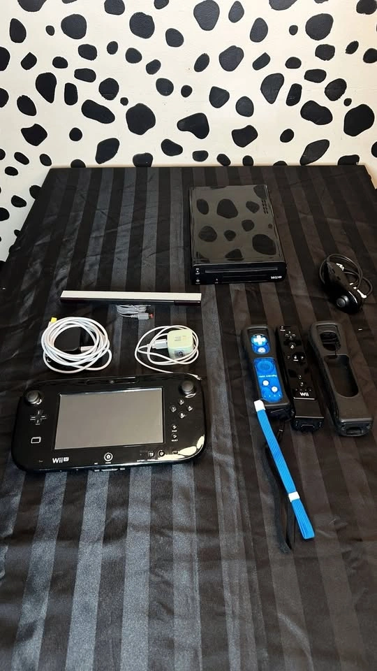 Nintendo Wii U Black 32GB Bundle - photo 2