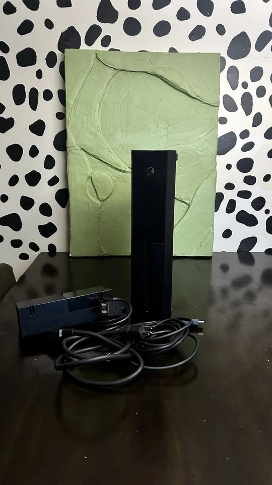 Xbox One 1TB + New Wireless Controller – Fully Tested + Cables - photo 2