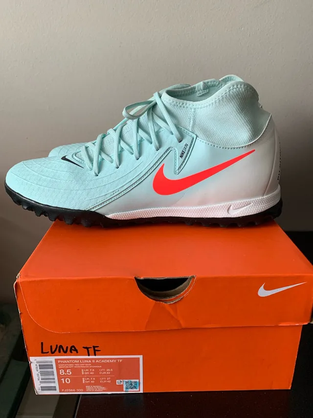 Nike Phantom Luna 2 Academy Turf Soccer Shoes Unisex 🧡