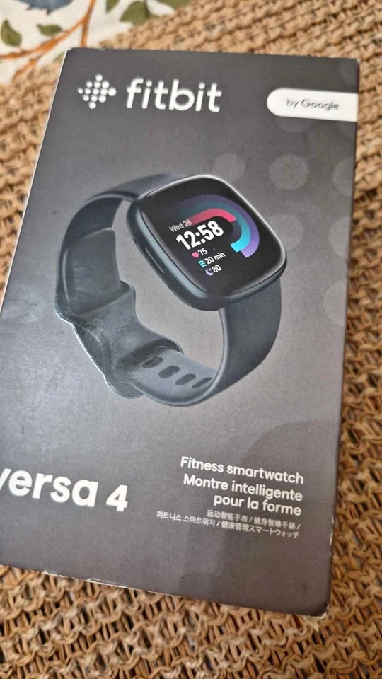 Fitbit 4