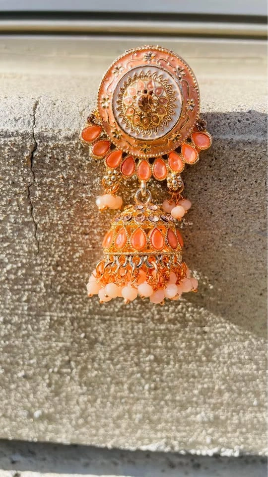 New Elegant and stylish earrings/jhumkas - photo 3