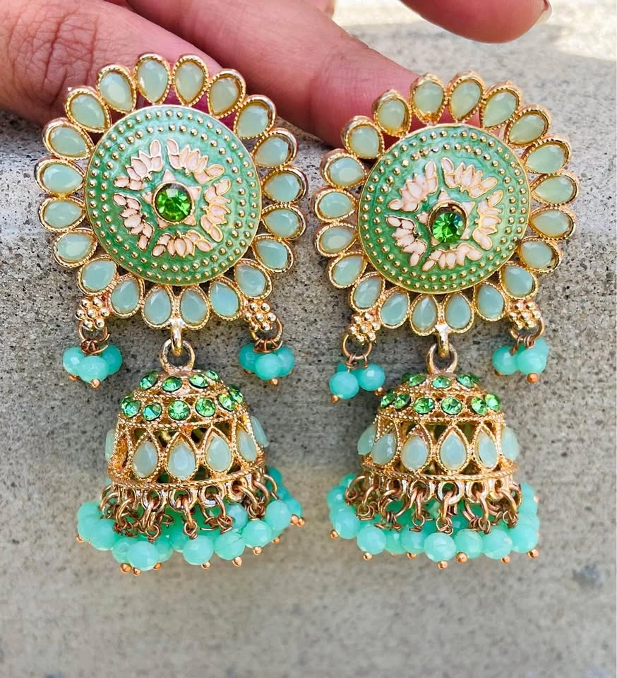 New Elegant and stylish Earring/jhumkas