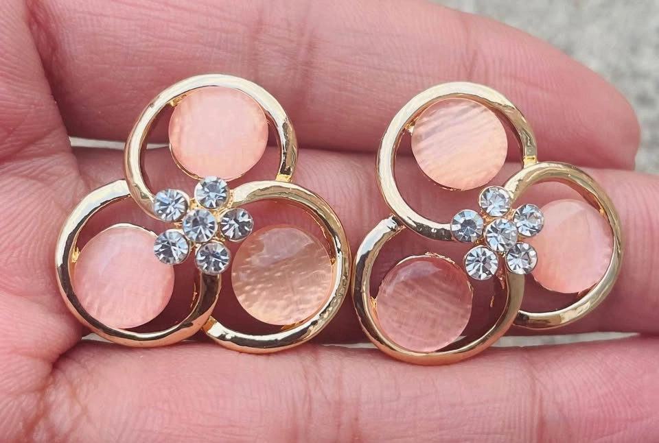 New Beautiful chic Studd earrings - photo 2