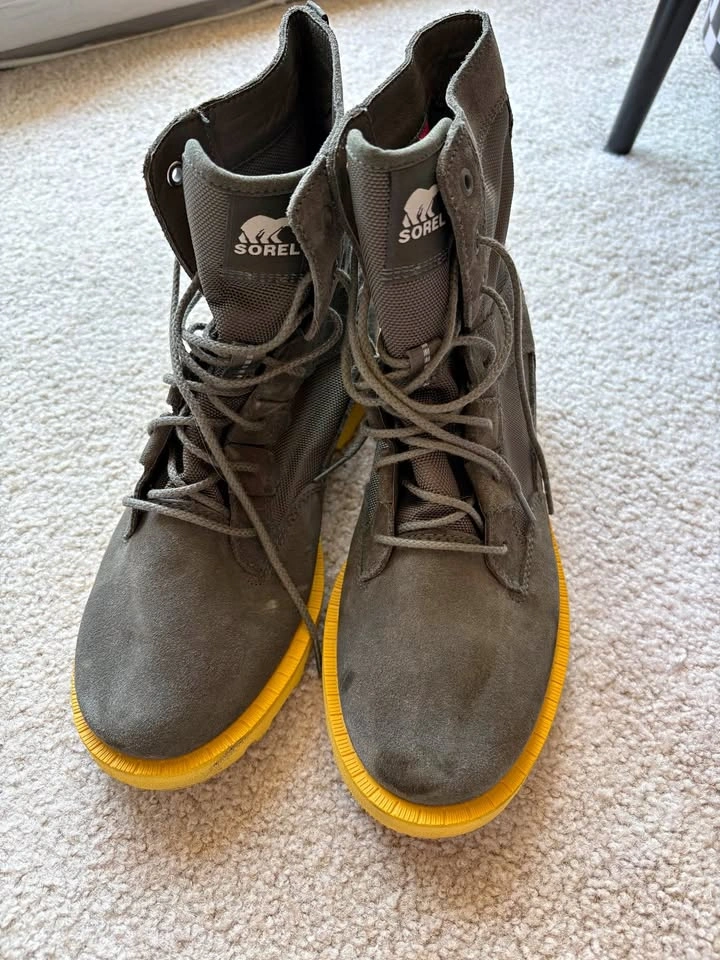 SOREL WOMANS WATERPROOF BOOTS