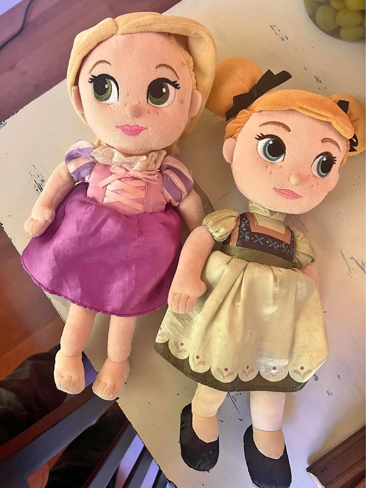 Disney Store Rapunzel and Anna