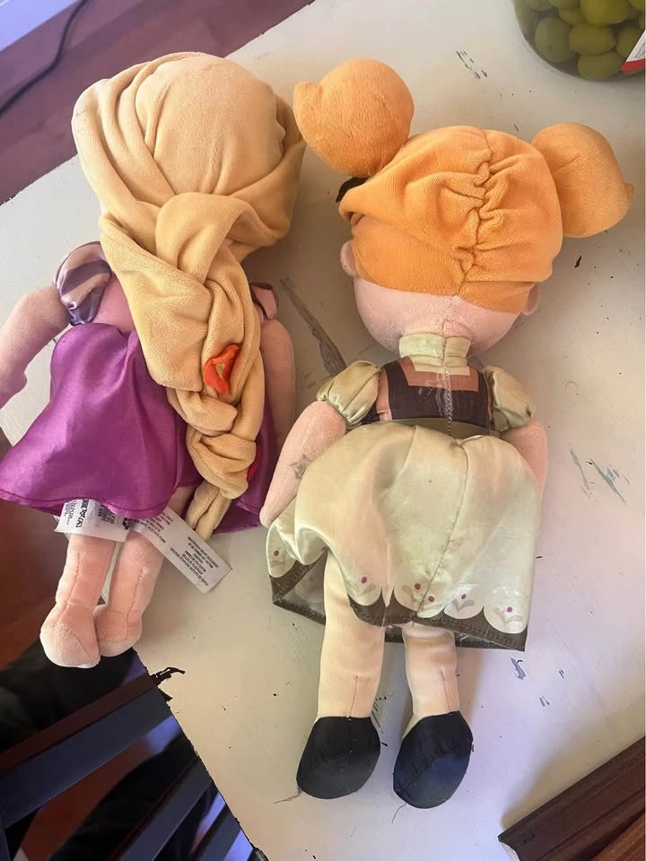Disney Store Rapunzel and Anna - photo 2