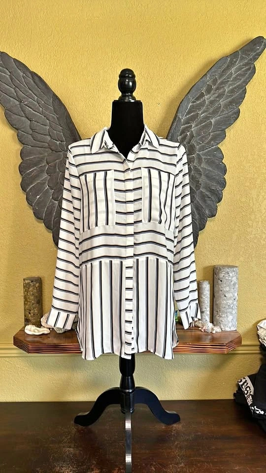 Reitmans Button Down Striped Shirt