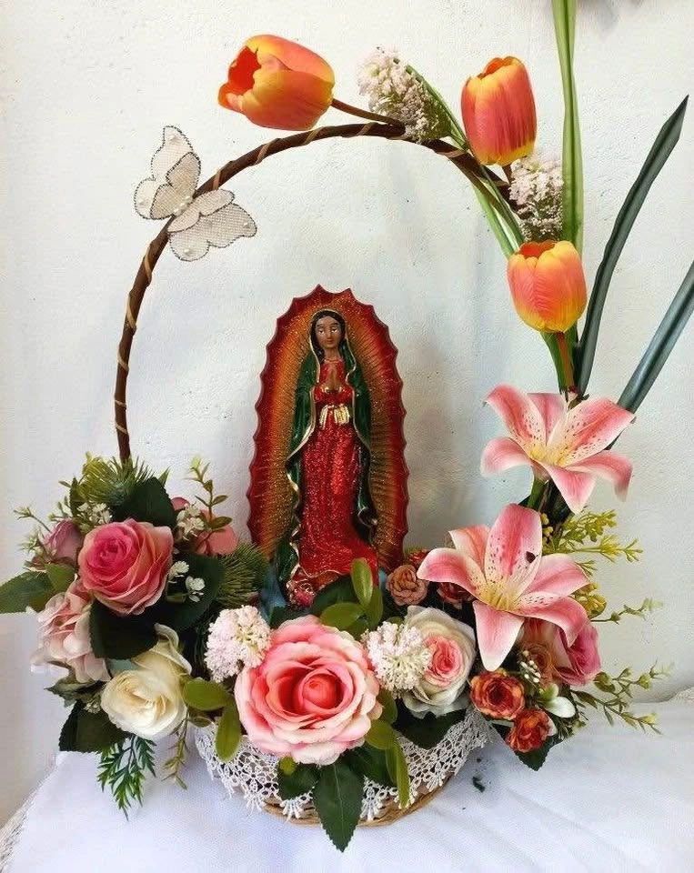 Floral arrangements for Virgin of Guadalupe - photo 3