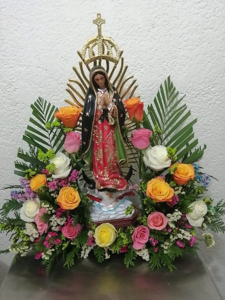 Floral arrangements for Virgin of Guadalupe - photo 4