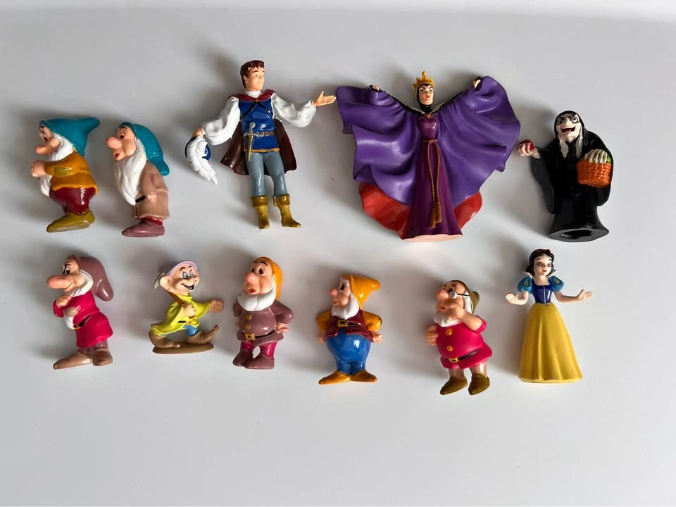 Snow White and the 7 Dwarves Lot