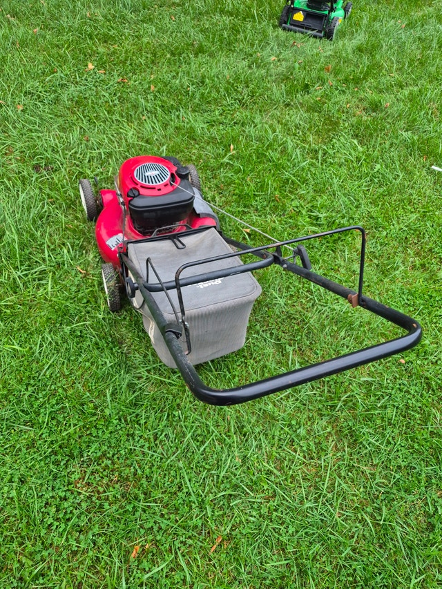 GAS 6.75HP lawnmower craftsman briggs 21'' cut