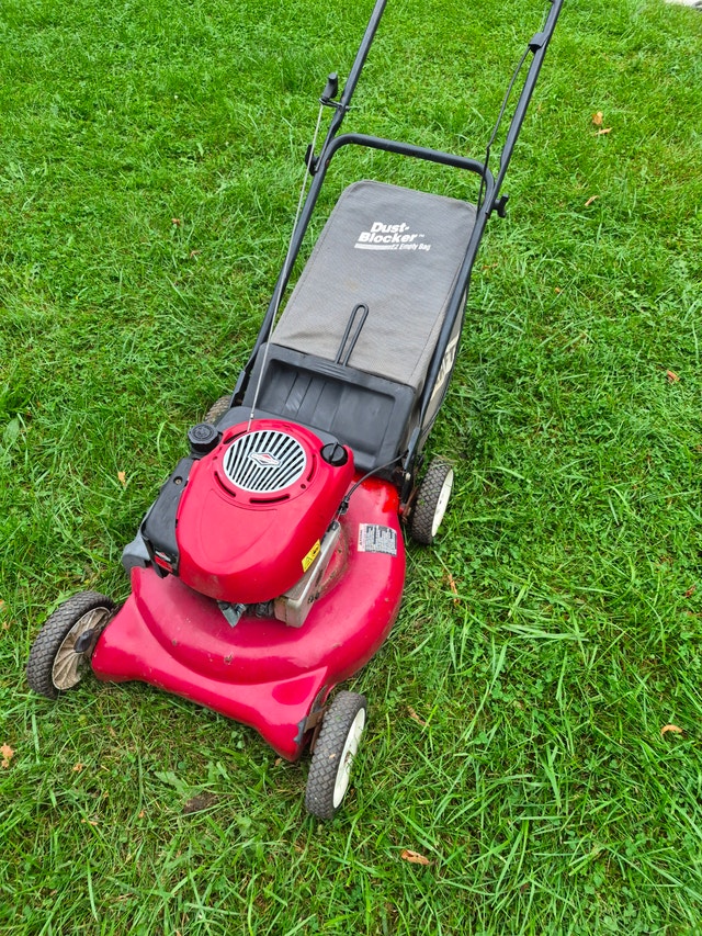GAS 6.75HP lawnmower craftsman briggs 21'' cut - photo 3