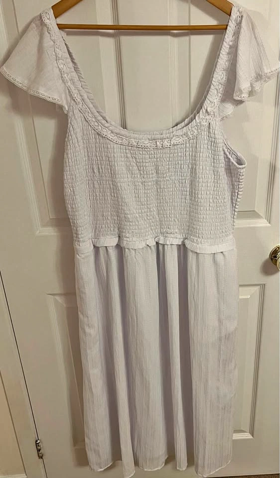 Women’s White Dress