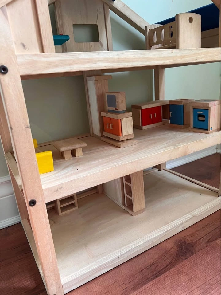 Plan Toys Wooden Doll House - photo 3