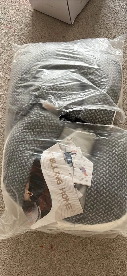 NEW – Pregnancy & Nursing Pillow Retail: $126 plus tax - photo 2