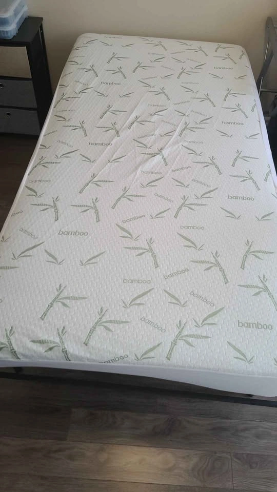 Twin mattress and bed frame - photo 3
