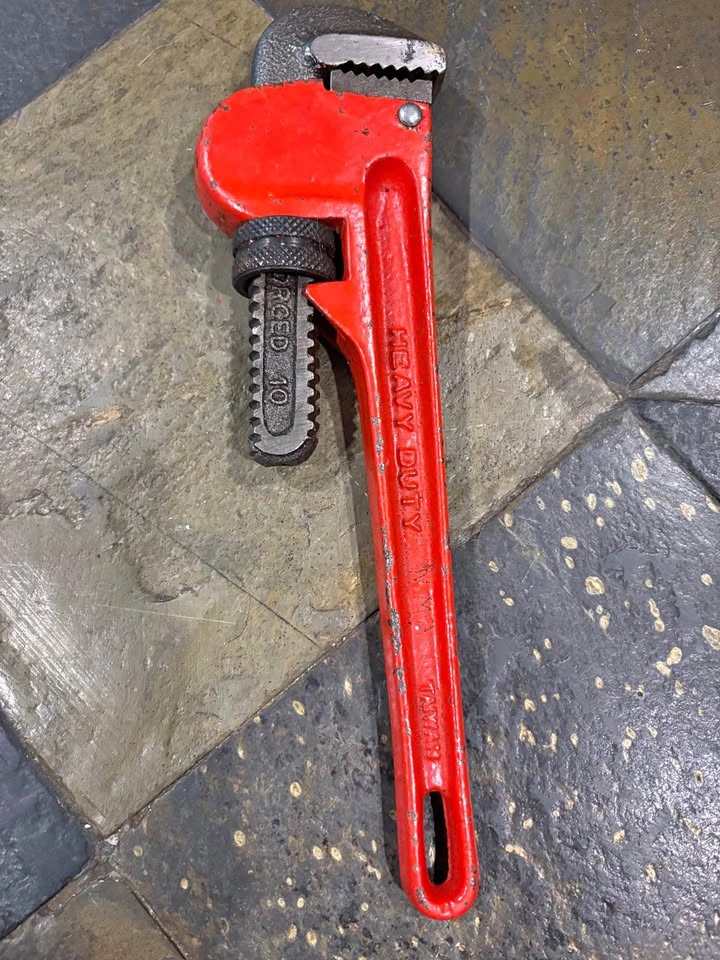 10-Inch Heavy Duty Pipe Wrench