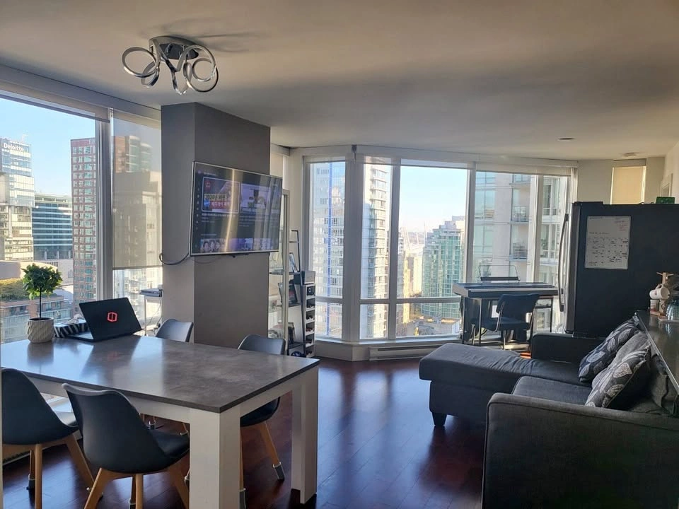 2 Bed 2 Bath Condo in Downtown Vancouver