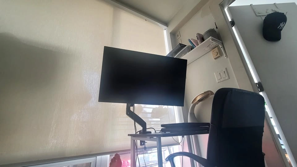 KOORUI 27" QHD 240Hz Gaming Monitor + Gas Spring Monitor Arm - photo 5