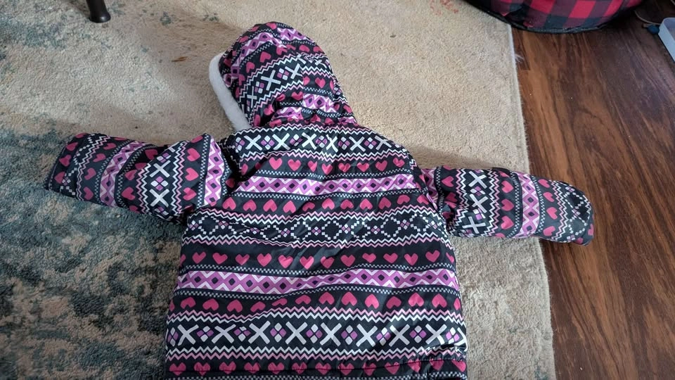 Girls winter jacket 3t - photo 2