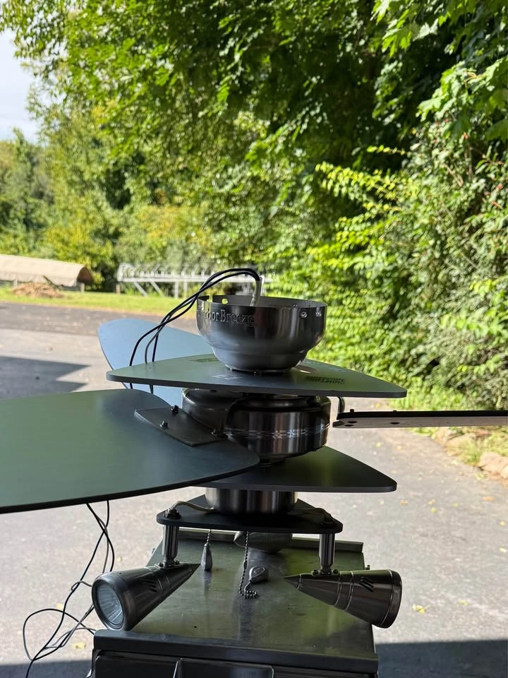 Ceiling fan/ with 3 light kit - photo 2