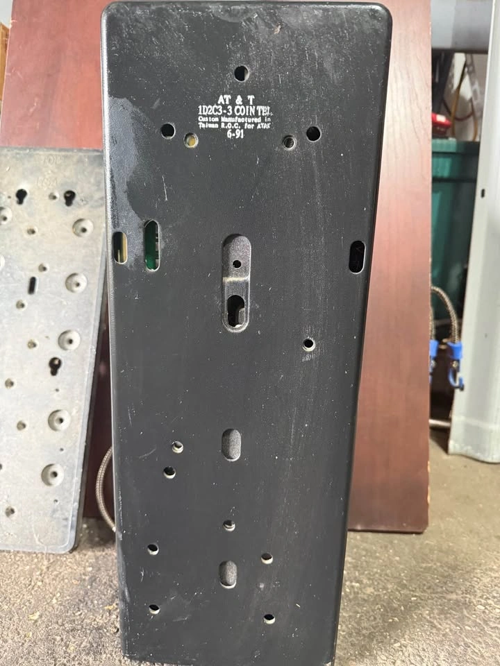 Vintage Wall mount pay phone - photo 2