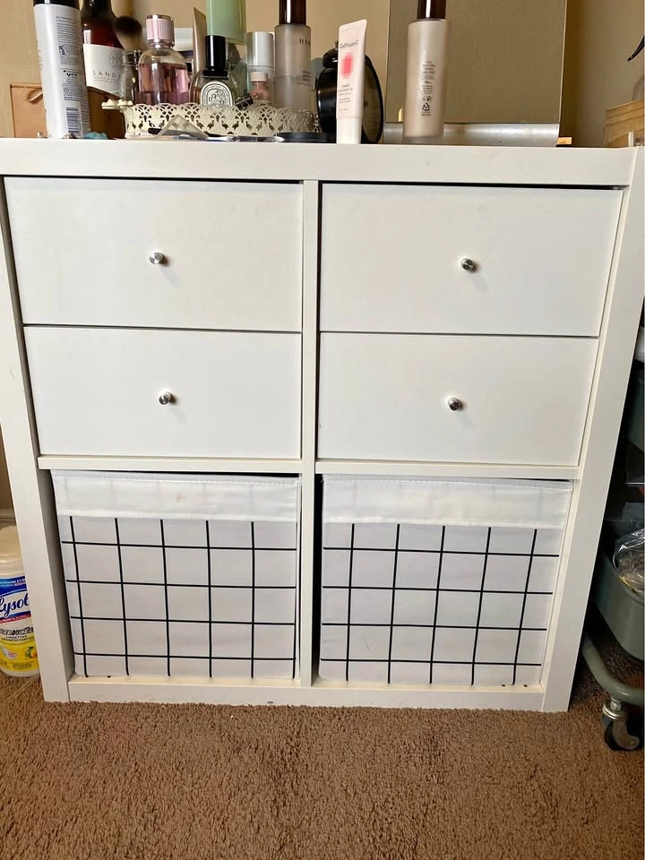 White storage shelf with 4 drawer (Ikea)