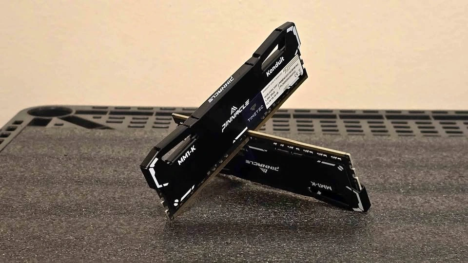 32GB DDR4 3200MHz RAM (2x16GB) CL16-18-18-38