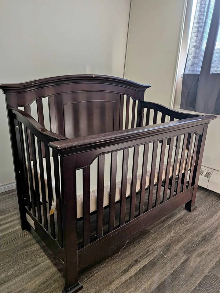 Baby Caché Windsor 4-in-1 Convertible Crib + Mattress